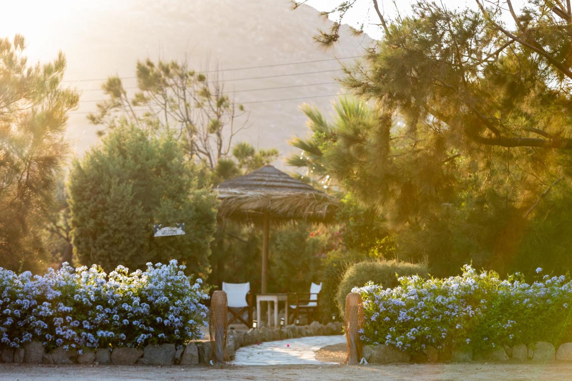 Sunrock Suites Stelida  Exterior photo